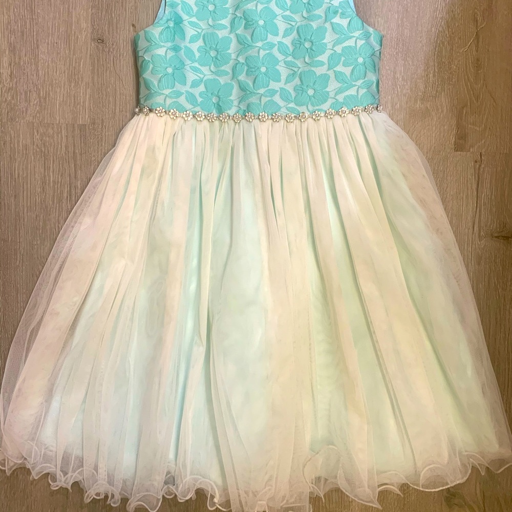 Beautiful girls sz 6x formal dress